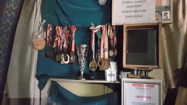 Bursa'da 7 yıldır dağda tek başına yaşıyor! Koronayı bile 1 ay sonra öğrendi - Resim: 0