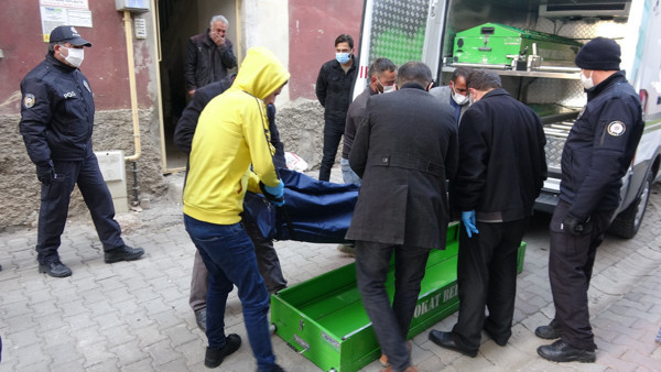 Tokat'ta acı olay! Haber alamayan arkadaşları eve girince şok oldu - Resim: 0