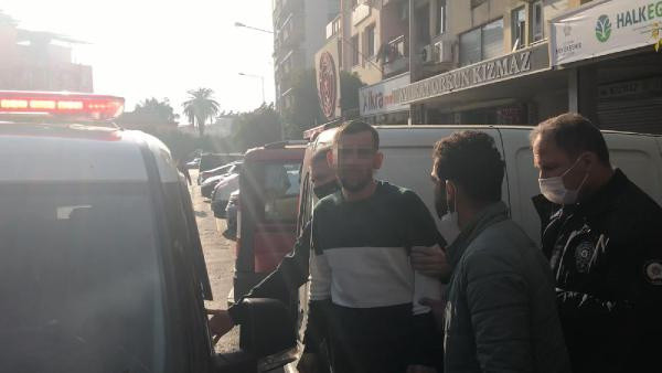 Aydın'da feci olay! Tartıştığı kız arkadaşını sokak ortasında bacağından bıçakladı - Resim: 0