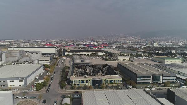 İzmir'de gece alev alev yandı zarar 93 milyon TL! Havadan görüntülendi - Resim: 1