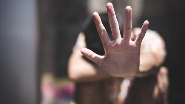 İstanbul'da genç kıza kabusu yaşattı! İğrenç şantaj görüntülerini ailesine gönderdi - Resim: 0