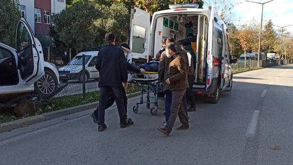 Bursa'da yaşandı! Direksiyon başında kalp krizi geçiren öğretmen yaşamını yitirdi - Resim: 0