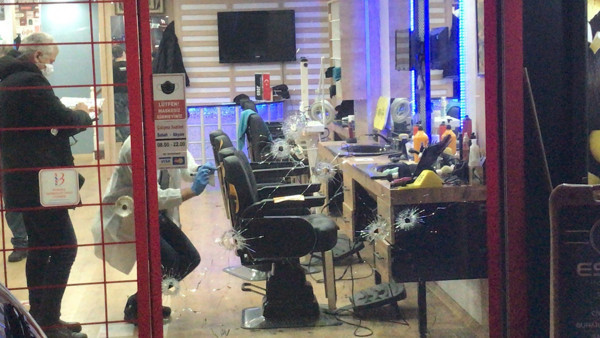 Güngören'de berberde tıraş olurken ölümden döndü - Resim: 0