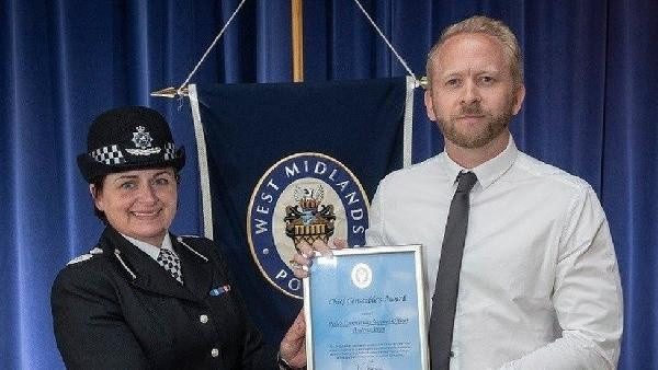 Dünyada çok az sayıda bulunuyor! İngiliz polis 20 üyesinden biri - Resim: 0