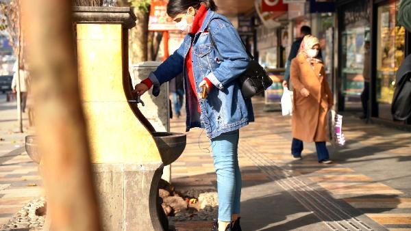 Kahramanmaraş'ta herkes görmezden gelip geçti! Sadece onlara hediye verdi - Resim: 0