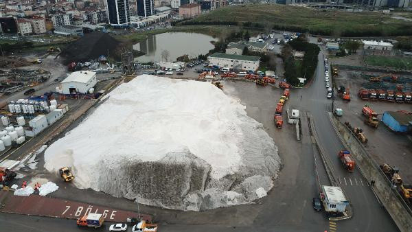 Kar uyarısı sonrası hazır bekletiliyor! Kartal'daki tuz dağı havadan fotoğraflandı - Resim: 0