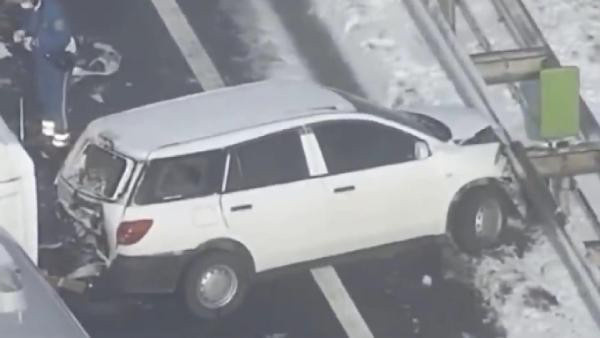 Japonya'da 130 araç birbirine girdi! Kazadan ilk görüntüler korku filmini andırdı - Resim: 0