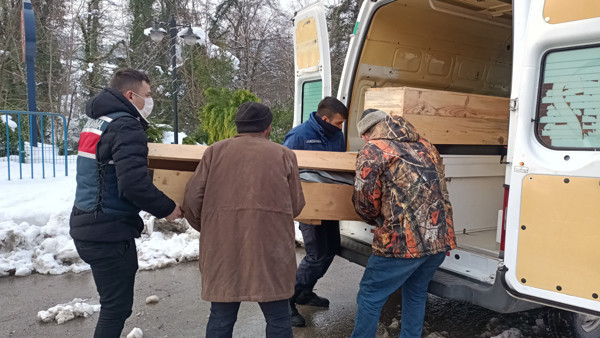 Zonguldak'ta 1 çocuk babası adam donarak can verdi! Evdeki sobası... - Resim: 0
