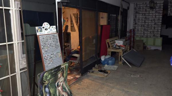 Antalya'da üşümesin diye üzerine battaniye örttüler! Yanına gidince şok oldular - Resim: 0