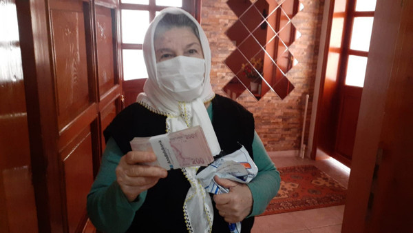 Osmaniye'de deste halinde para buldu sokak sokak sahibini aradı - Resim: 0