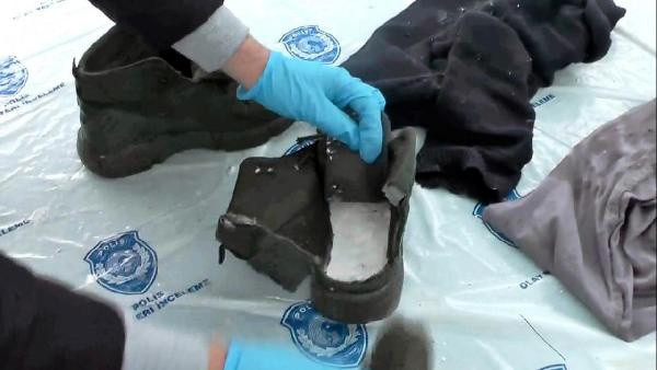 Mardin merkezli 4 ilde PKK/YPG operasyonu; patlayıcı maddeleri ayakkabıya gizlemişler - Resim: 1