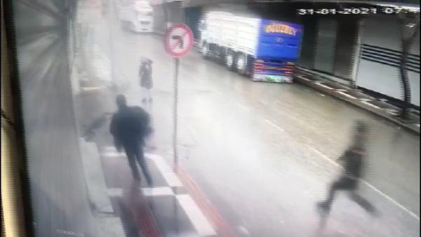 Şanlıurfa'da takip ettiği genç kızı taciz eden şüpheli tutuklandı! Çığlıklarına koştular - Resim: 0