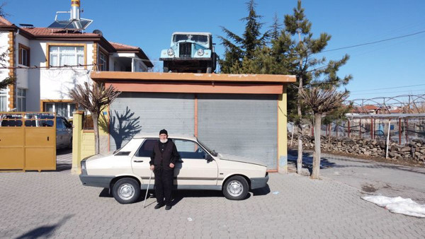 Gören hayrete düştü! Kayseri'de 50 yıllık aracını satmaya kıyamayınca bakın ne yaptı - Resim: 1