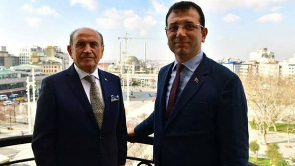 İstanbul Büyükşehir Belediyesi'nden Kadir Topbaş vefası! Afişi asıldı - Resim: 1