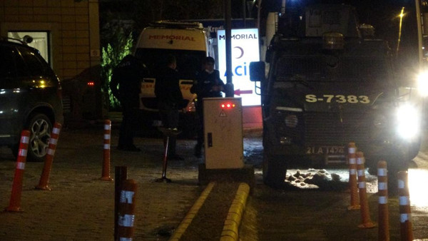 Diyarbakır'da sokak ortasında dehşet! Karşılaşınca kafasına sıktı - Resim: 0