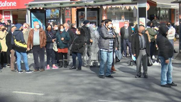 Yola çıkacaklar dikkat! İstanbul'da trafik kilit yoğunluk yüzde 71'i gördü - Resim: 0