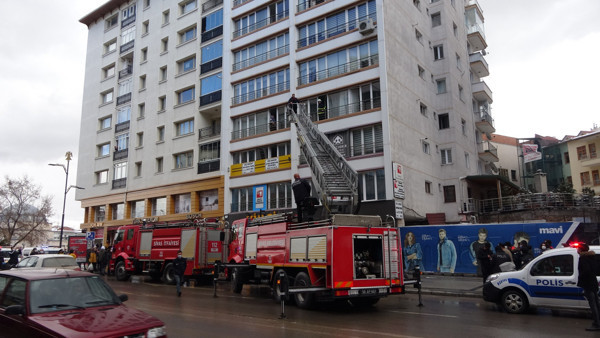 Sivas'ta Covid-19’u unuttular! Film izler gibi izlediler - Resim: 1