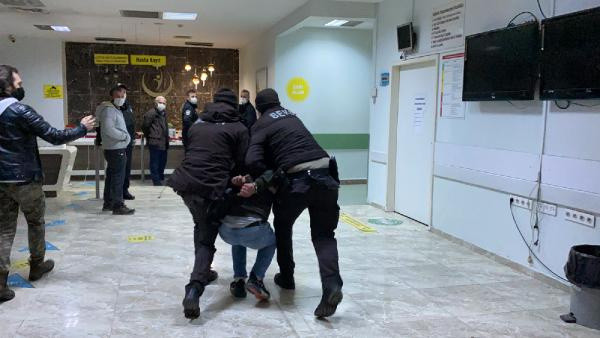 Olay yeri Samsun! Kısıtlamayı ihlal etti kendisine işlem yapan bekçiye kafa atıp, kaçtı - Resim: 0