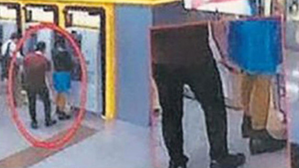 İstanbul'da adliyede iğrenç olay! Etek altı görüntülerini çekti işte cezası... - Resim: 0