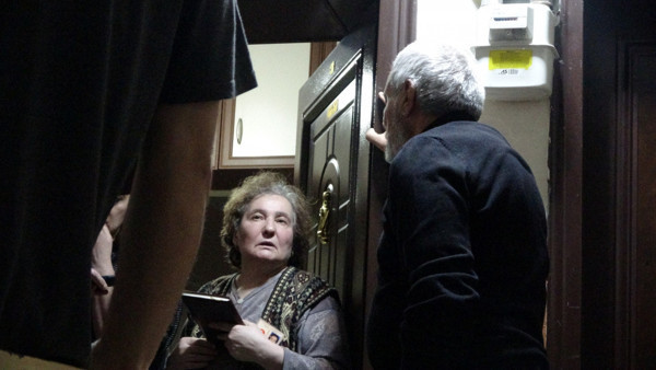 Sivas'ta 'sinyal evinden geliyor' deyip yaşlı kadına kabusu yaşattılar - Resim: 0