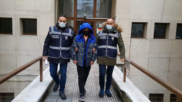 Bursa'daki iğrenç olay! Genç kızın görüntülediği taciz şüphelisi mavi montundan yakalandı - Resim: 1