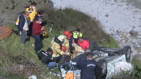 Sarıyer Garipçe'de otomobil uçuruma yuvarlandı! - Resim: 0