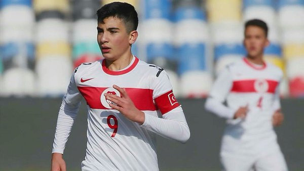 Şehit Fethi Sekin’in oğlu Burak Tolunay: Babamın en büyük hayali beni Milli Takım’da görmekti - Resim: 1