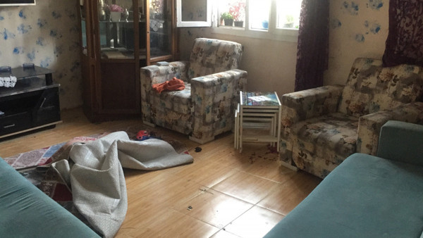 Adana'da sesi duyunca şok oldu! Kızını kanlar içinde görünce sinir krizi geçirdi - Resim: 0