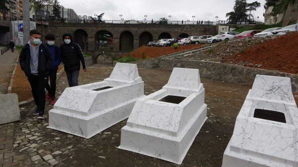 13 bin TL'ye satılıyor böyle mezar görülmedi! Trabzon’da ilk kez satışa sunuldu - Resim: 1