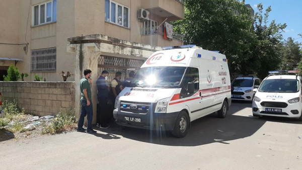 Adıyaman'da 'ses yapıyor' kavgasının sonu kanlı bitti! Yüzüne demirle vurdu - Resim: 0