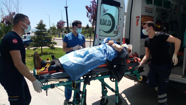 Tekirdağ'da tankerle çarpışan otomobil hurdaya döndü! Mucize kurtuluş - Resim: 0