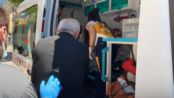 Kavgada dehşet saçtı! Sakarya'da yüzünden ve kolundan bıçakladı - Resim: 0