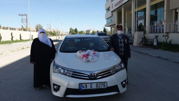 Van'da 70 yıl sonra nüfus cüzdanına kavuştu! İlk iş bakın ne yaptı - Resim: 1