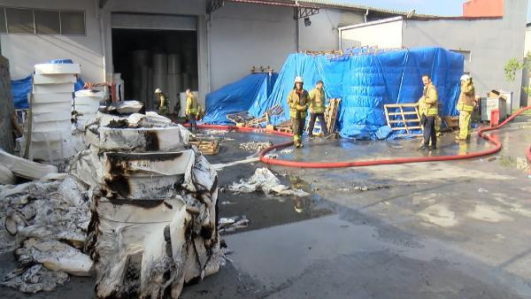 Küçükçekmece'deki yangın! İşçiler gözyaşlarını tutamadı - Resim: 0