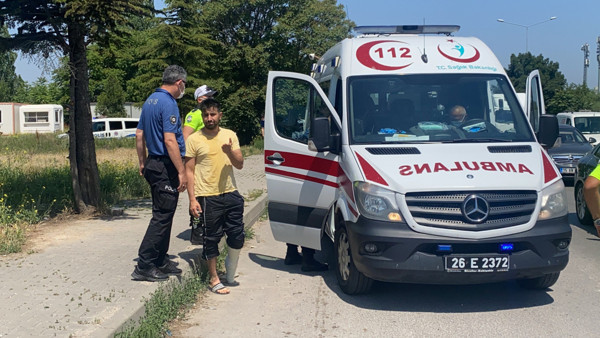 Eskişehir'de kaldırıma yatarak dakikalarca gözyaşı döktü - Resim: 1