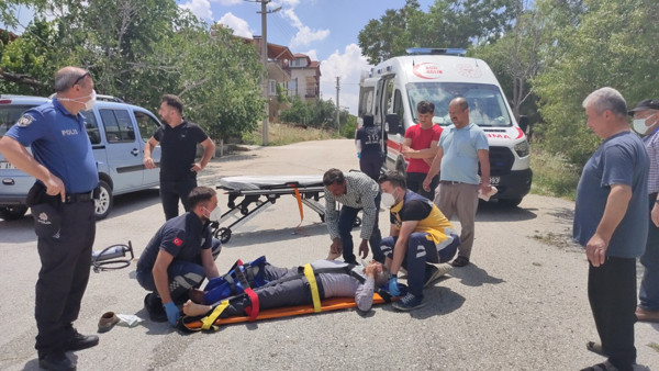 Burdur'da feci kaza! ‘Ayağım, ayağım’ diye dakikalarca inledi - Resim: 0