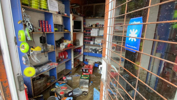 Zonguldak'ta müşterisini tıraş ederken dehşeti yaşadı! Son anda... - Resim: 0