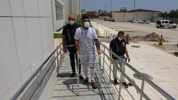 Adana'da silahlı kavgada yaralanmıştı! Başrol oyuncusu tutuklandı - Resim: 0