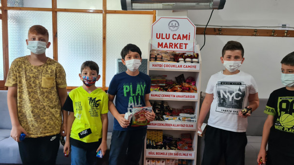 Zonguldak'ta gören şaştı kaldı! Bu markette para geçmiyor - Resim: 2