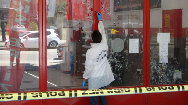 Isparta'da sabah dükkana gelince şaşkına döndü! O halde görünce ekiplere haber verdi - Resim: 1