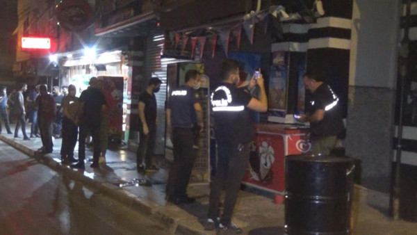 İzmir'de tartışma kavgaya döndü! Kuzenini kanlar içinde bıraktı:10 dakikada... - Resim: 0