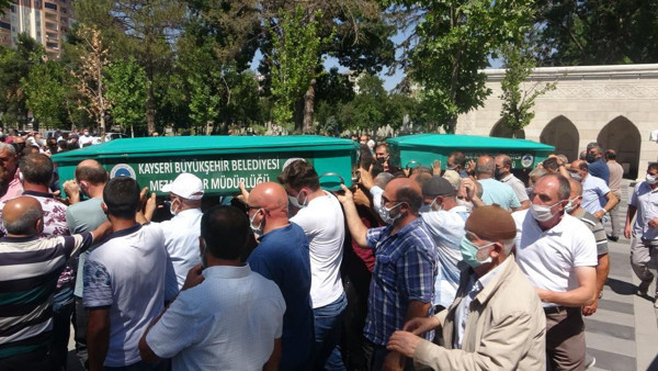 Kayseri'de 15 dakika arayla baba ve oğlu vefat etti! Gözyaşları sel oldu - Resim: 0