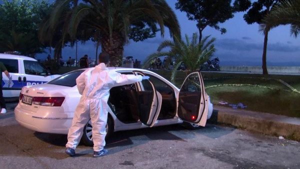 İstanbul'da park halindeki araçta şok eden görüntü! Ekipler harekete geçti - Resim: 0