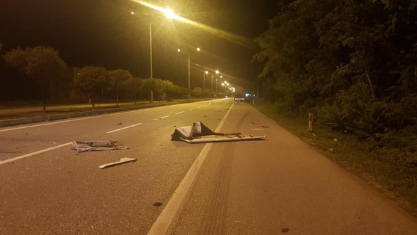 Samsun'da faciadan dönüldü! Otobüs TIR'a çarptı - Resim: 1