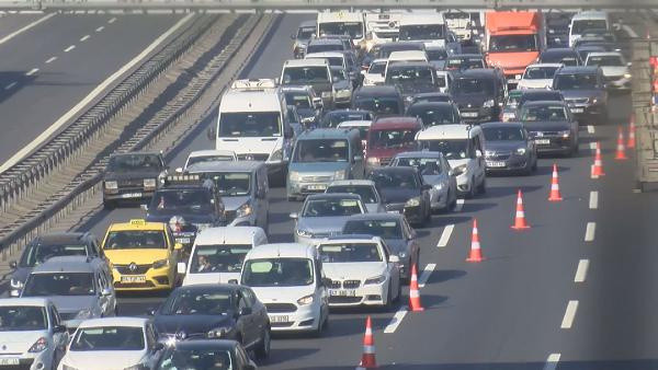 FSM Köprüsü 'Boğaziçi Triatlonu' nedeniyle trafiğe kapatıldı - Resim: 0