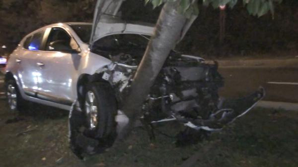 İstanbul'da direksiyon hakimiyetini kaybetti! Yaralı doktoru kaza yerinde bırakıp kaçtı! - Resim: 0