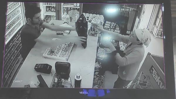 Aydın'da 'dayak yedim' ihbarı yaptı, evinde annesinin cesedi bulundu - Resim: 0