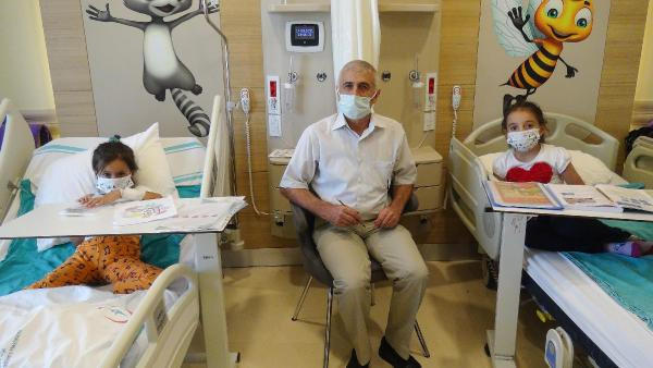 Erzurum'da hastane sınıfında dersbaşı yaptılar! Tek tek ilgileniyor - Resim: 0