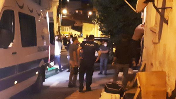 Çanakkale'de vahşet! Annesini keserle öldürdü - Resim: 0