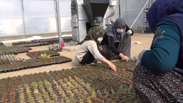 Afyon’un üreten kadınları 4 milyon lira ciroya koşuyor - Resim: 3